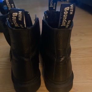 Doc Martens 2976 Zip Chelsea Boots -Black